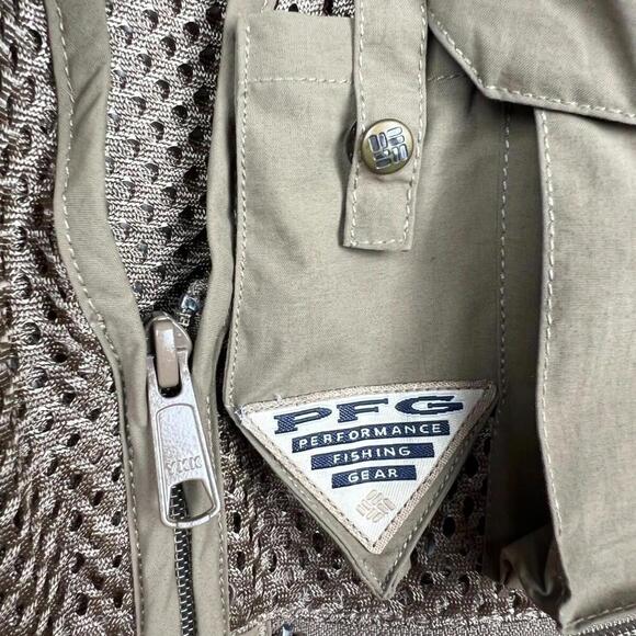 Columbia PFG Performance Fishing Gear Vest Tan Mesh Utility – Size L - Picture 5 of 9